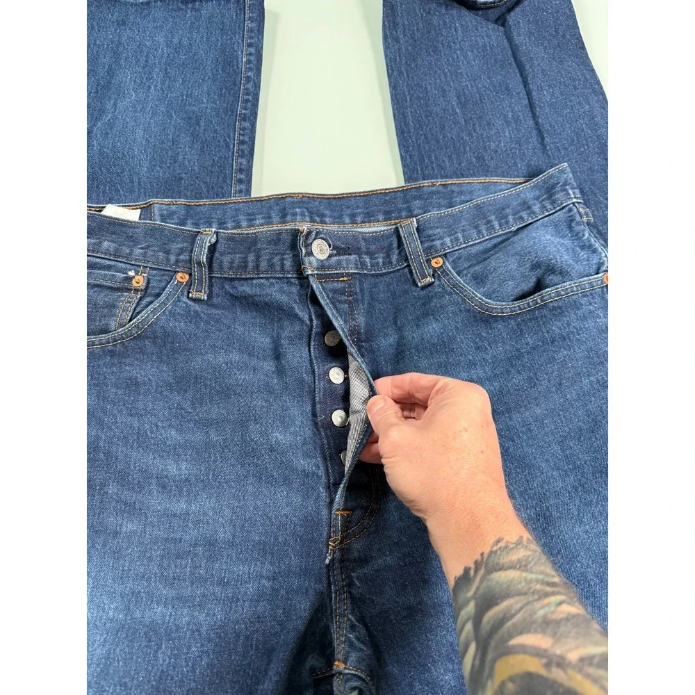 Levis 501 Original Fit Button Fly Jeans Mens 40x34 Dark Wash Straight Leg Preppy
